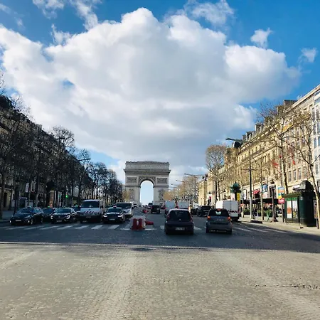 Arc De Triomphe - Foch Palace Paris Exterior photo